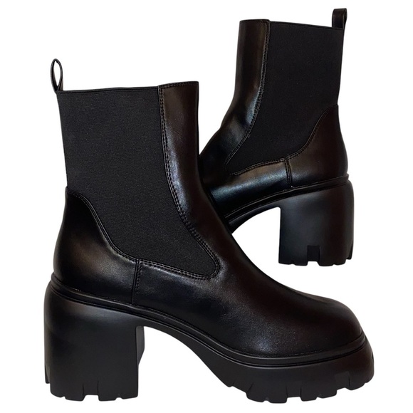 PRETTY LITTLE THINGS Chunky Sole MotoCulture Booties Black in Size 8 - Picture 2 of 9